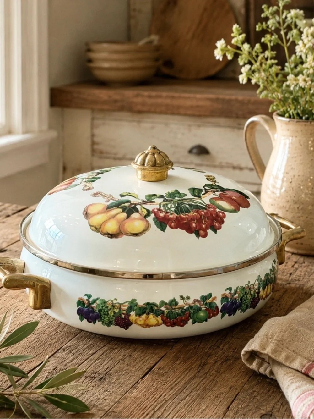 Tabletops Unlimited Kensington Garden Porcelain Enamel Casserole Dish.